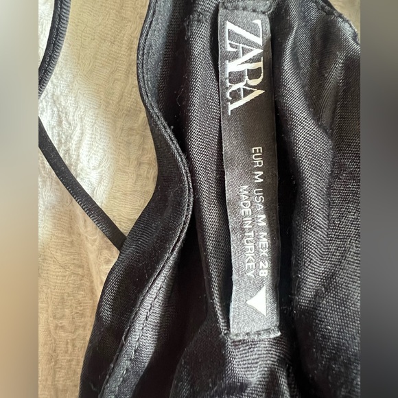 Zara satin crop, tie up back, size medium - Picture 3 of 3